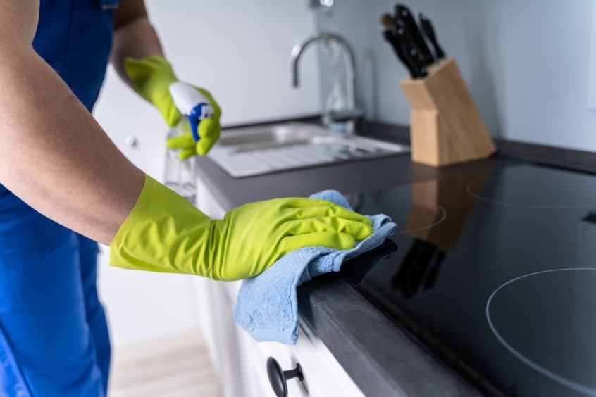 Kitchen deep cleaning service